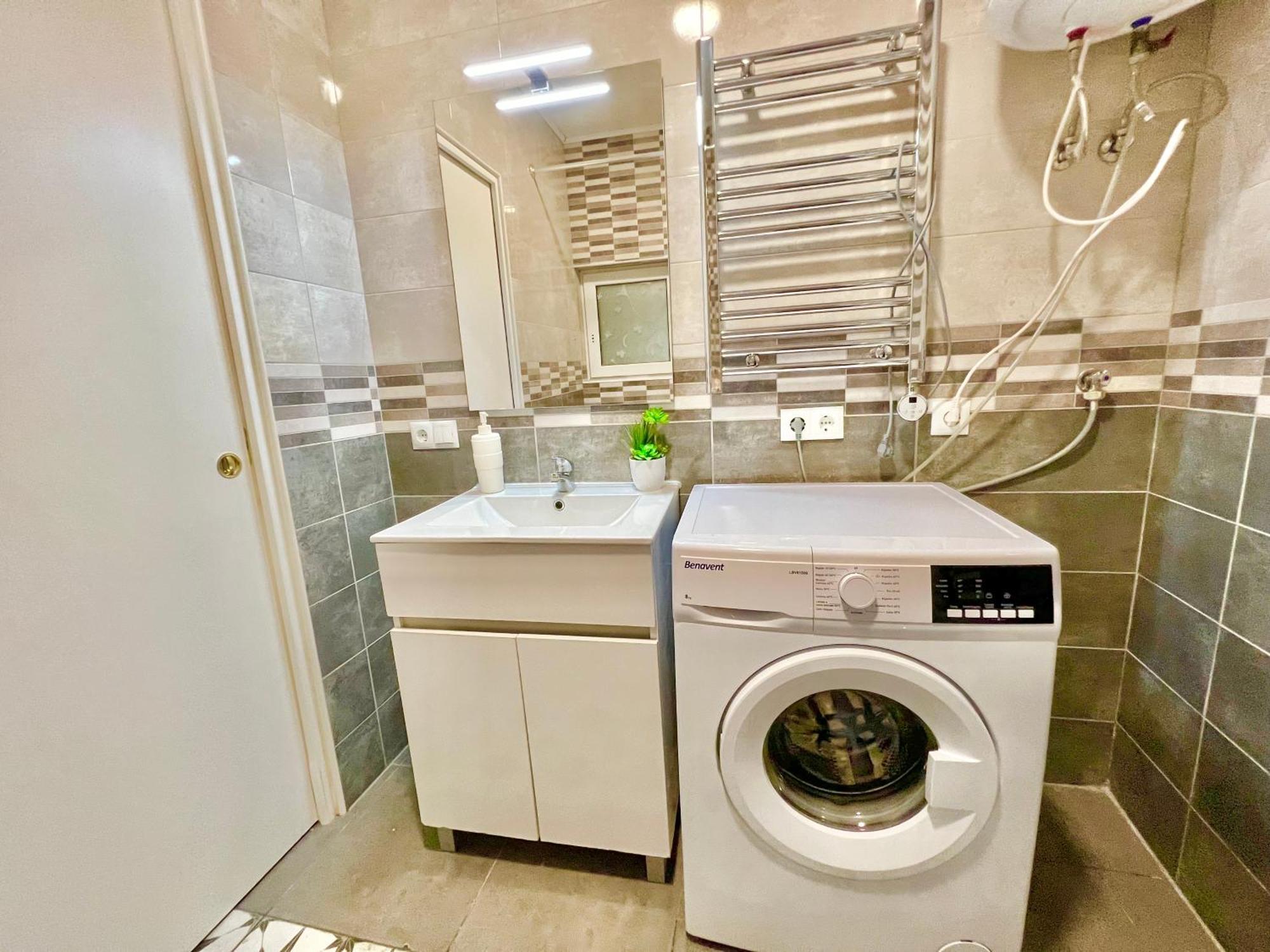 Cozy Suite Apartment, Wifi! Santa Coloma de Gramanet Exterior foto