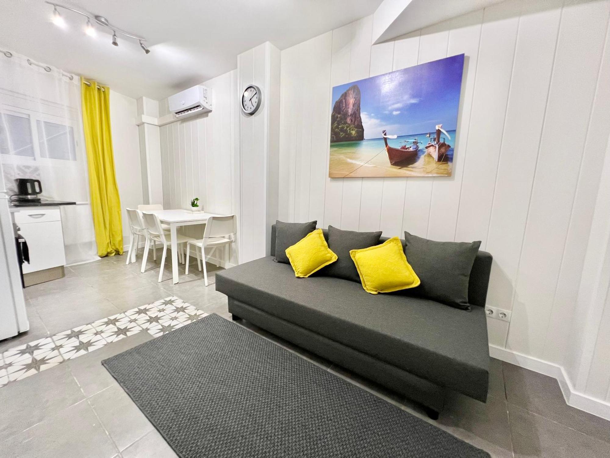 Cozy Suite Apartment, Wifi! Santa Coloma de Gramanet Exterior foto