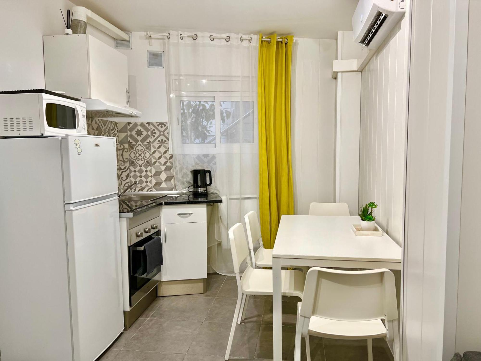 Cozy Suite Apartment, Wifi! Santa Coloma de Gramanet Exterior foto
