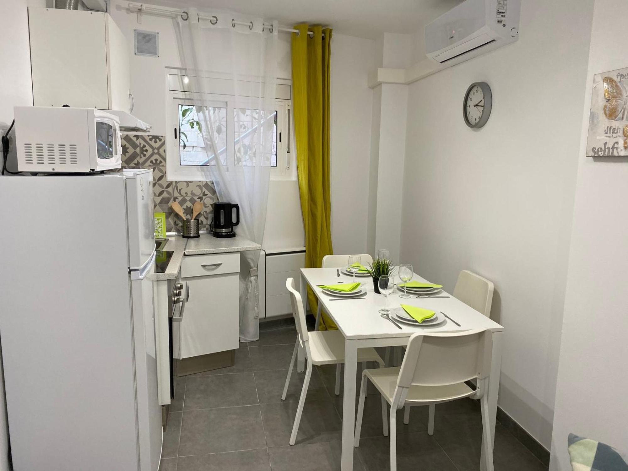 Cozy Suite Apartment, Wifi! Santa Coloma de Gramanet Exterior foto